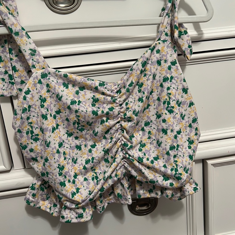 Boohoo cropped top